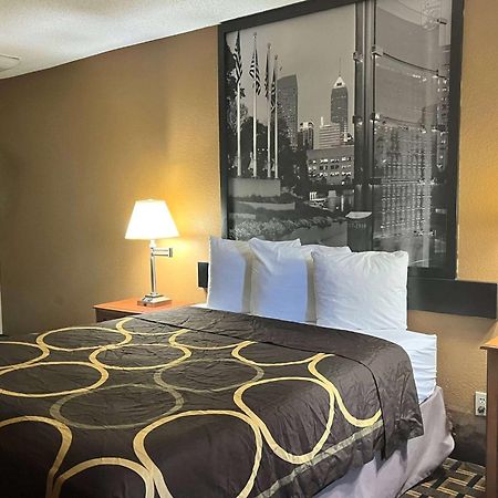 Super 8 By Wyndham Indianapolis/Ne/Castleton Area Hotell Eksteriør bilde