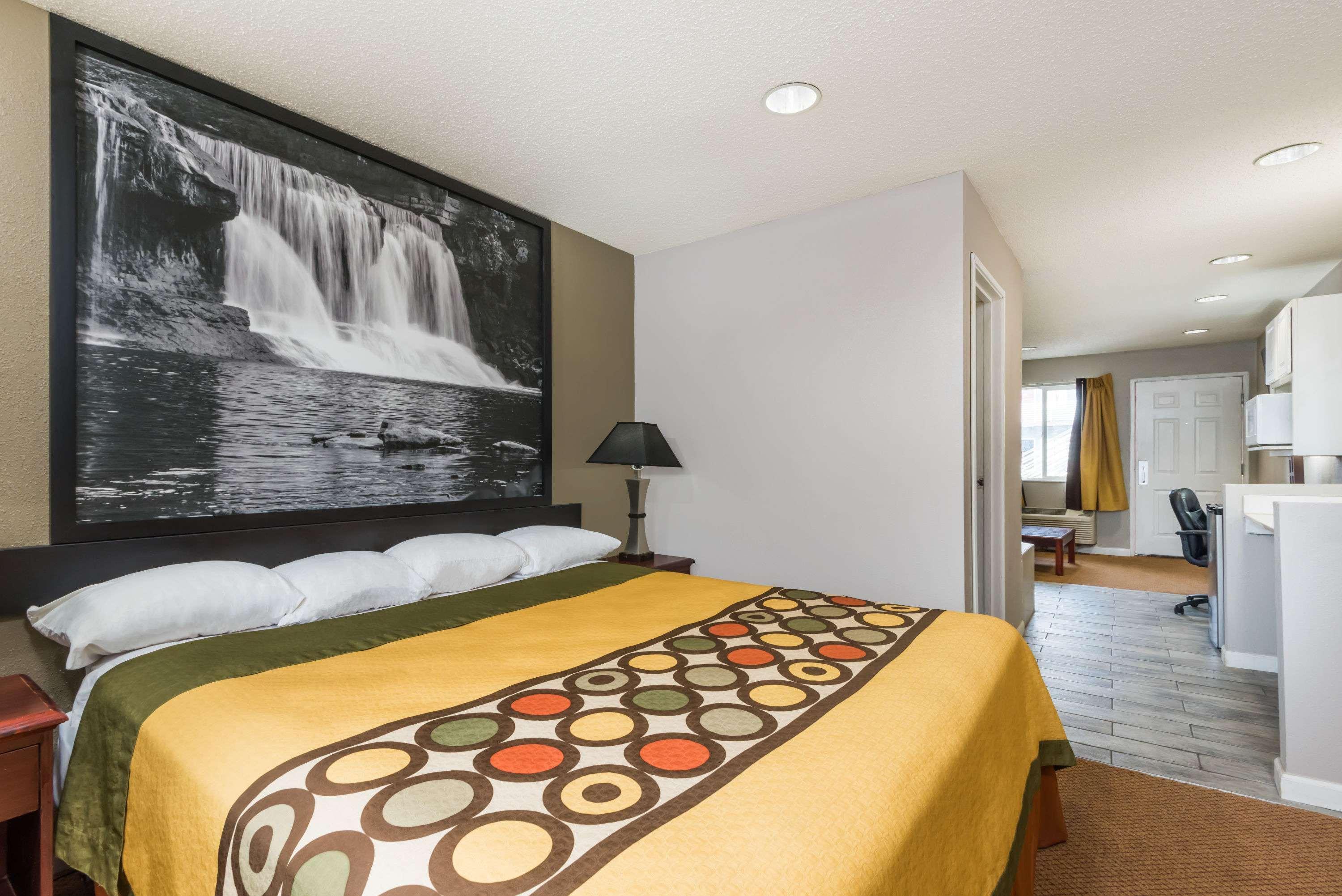 Super 8 By Wyndham Indianapolis/Ne/Castleton Area Hotell Eksteriør bilde