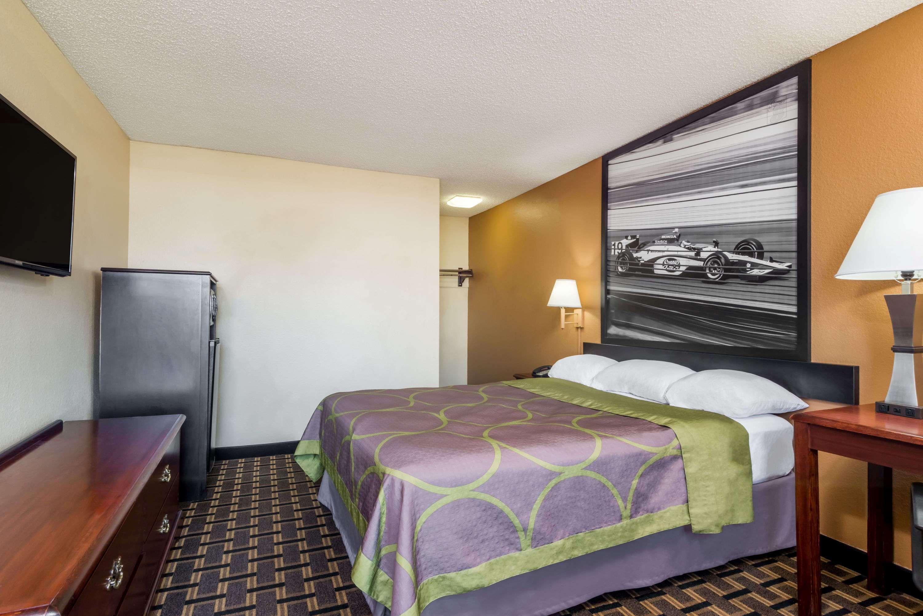 Super 8 By Wyndham Indianapolis/Ne/Castleton Area Hotell Eksteriør bilde