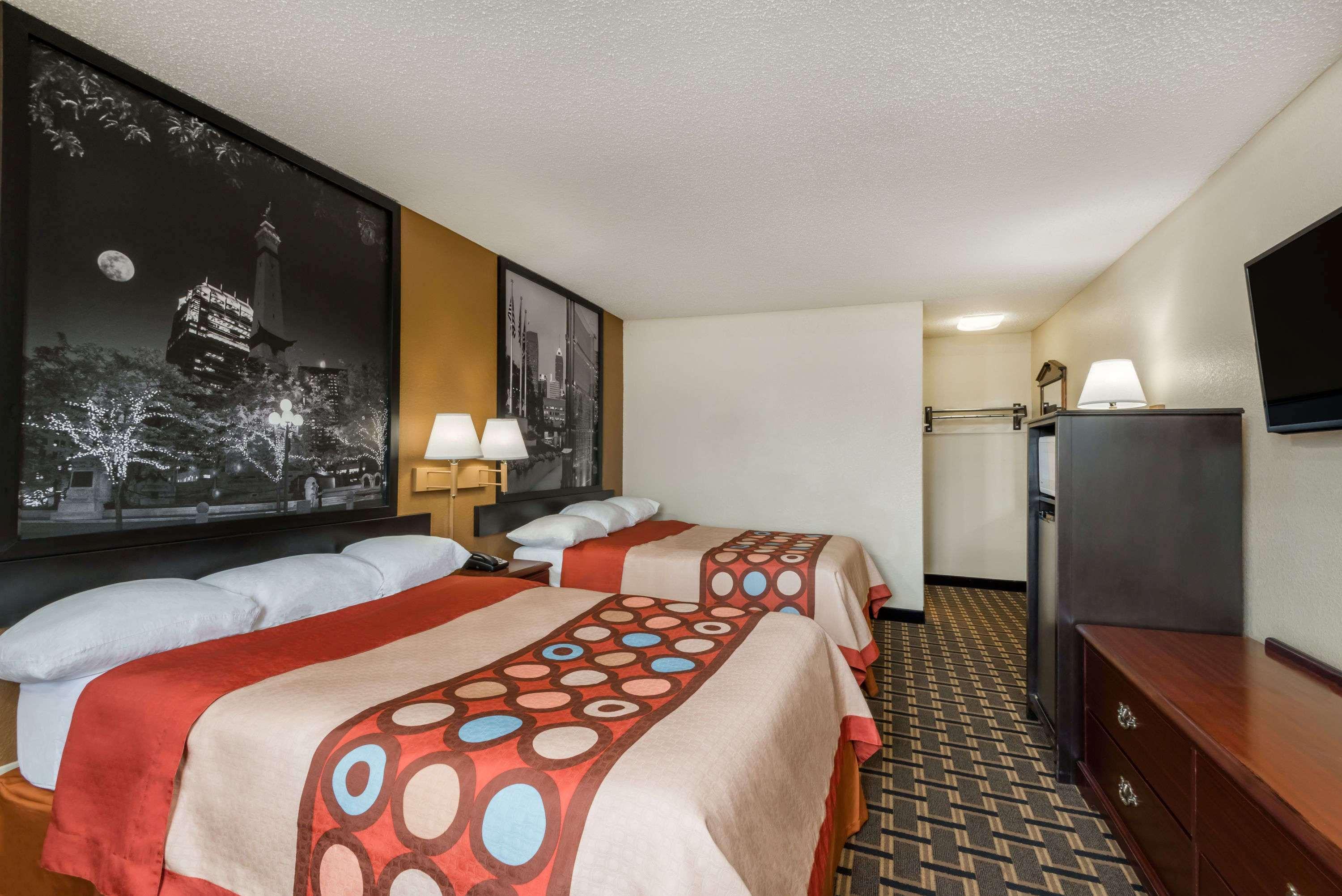 Super 8 By Wyndham Indianapolis/Ne/Castleton Area Hotell Eksteriør bilde