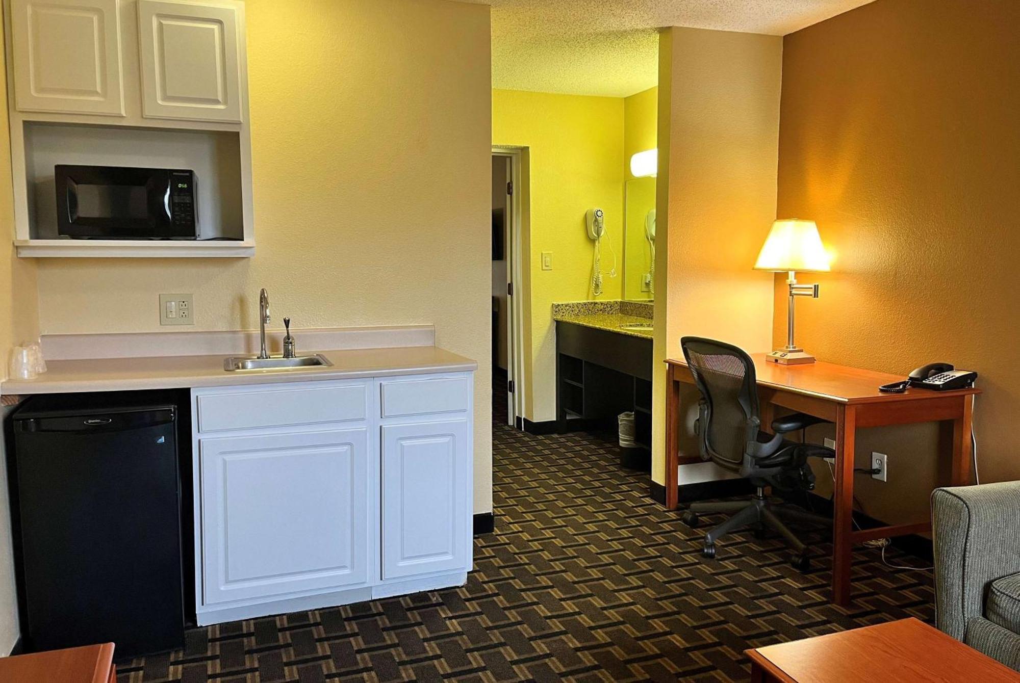 Super 8 By Wyndham Indianapolis/Ne/Castleton Area Hotell Eksteriør bilde