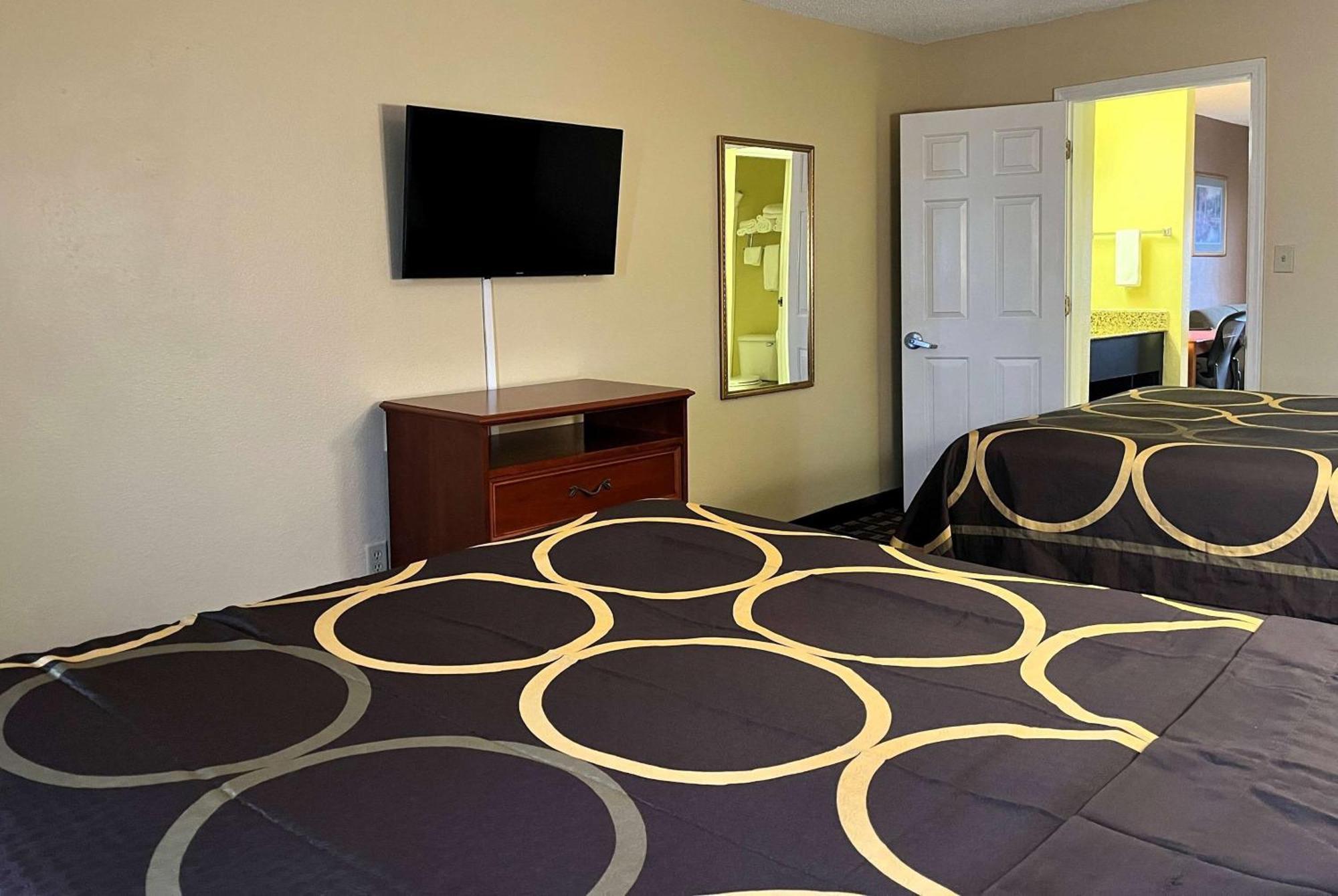 Super 8 By Wyndham Indianapolis/Ne/Castleton Area Hotell Eksteriør bilde