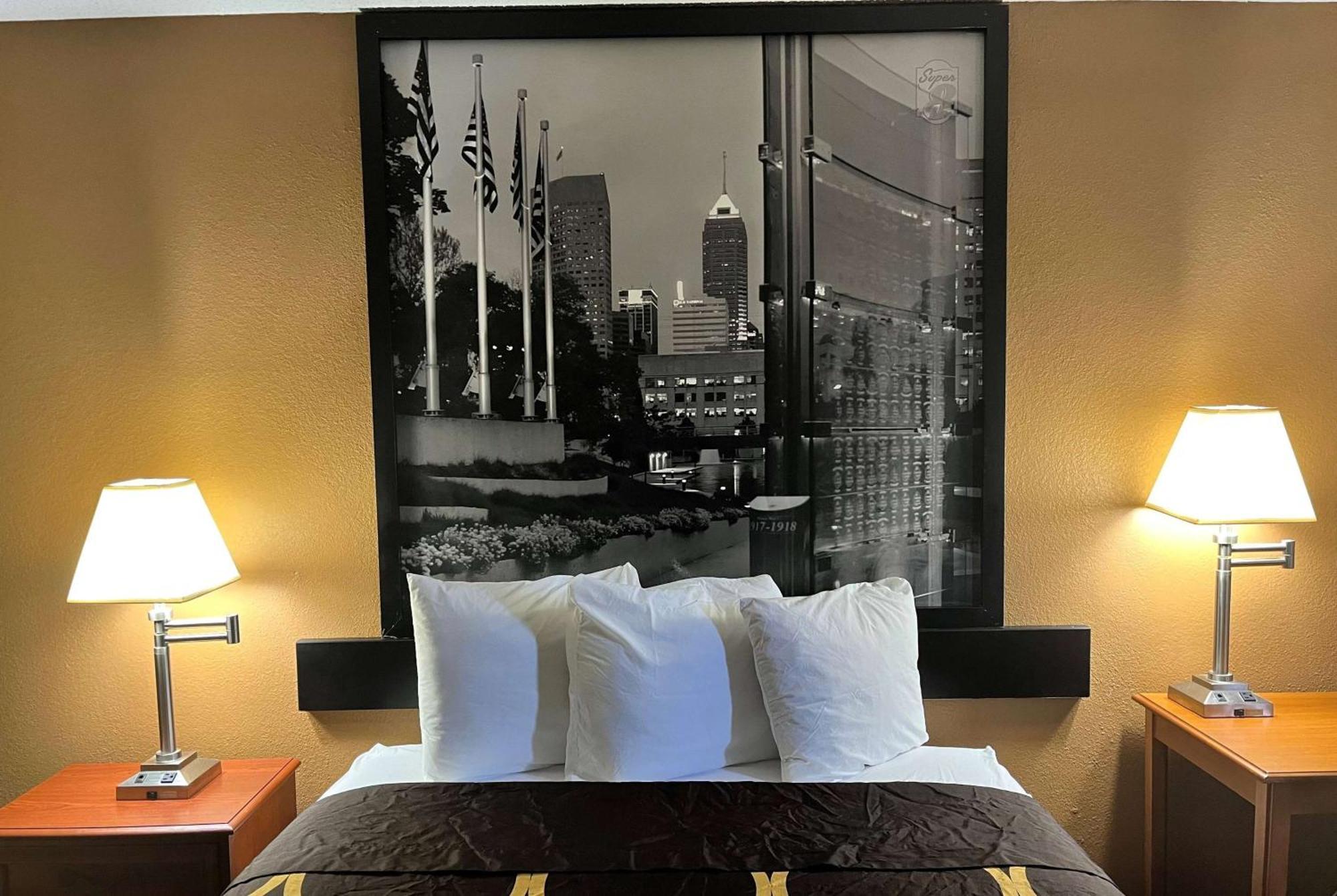 Super 8 By Wyndham Indianapolis/Ne/Castleton Area Hotell Eksteriør bilde