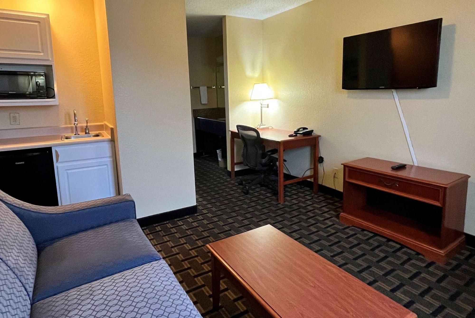 Super 8 By Wyndham Indianapolis/Ne/Castleton Area Hotell Eksteriør bilde