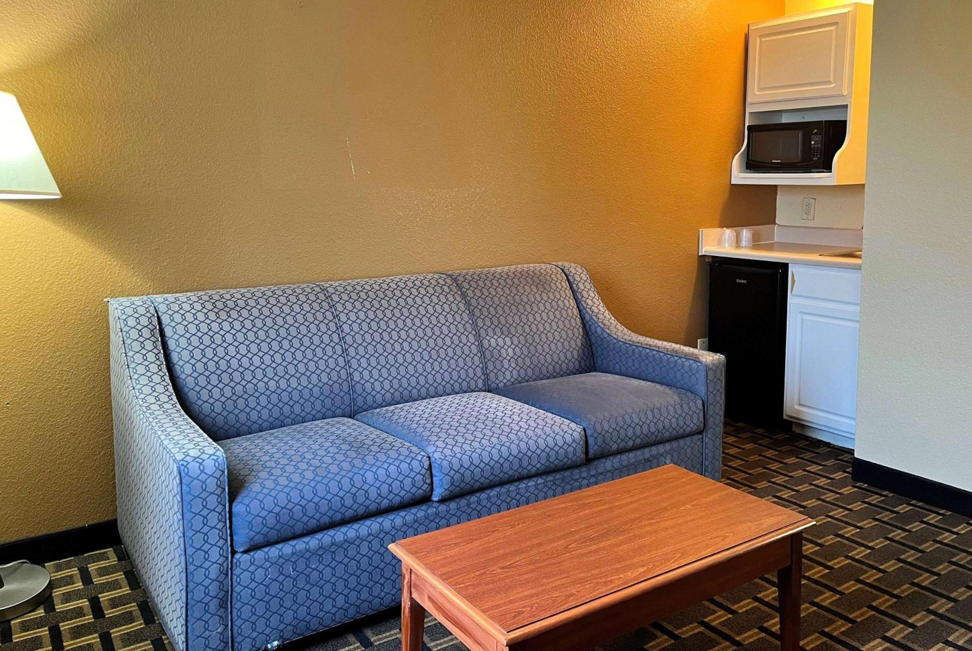 Super 8 By Wyndham Indianapolis/Ne/Castleton Area Hotell Eksteriør bilde
