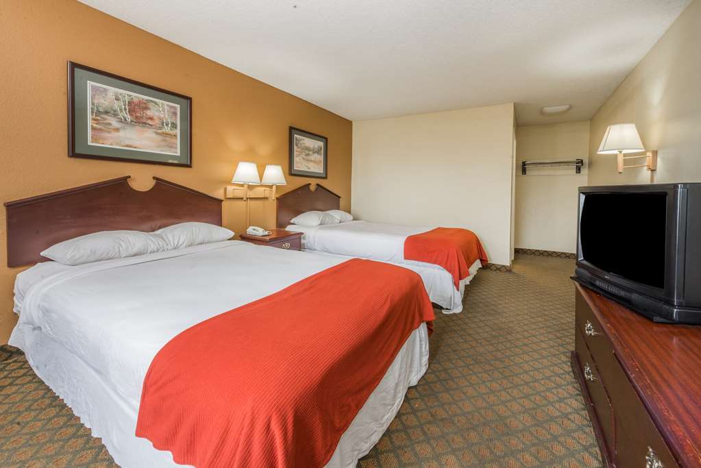 Super 8 By Wyndham Indianapolis/Ne/Castleton Area Hotell Rom bilde
