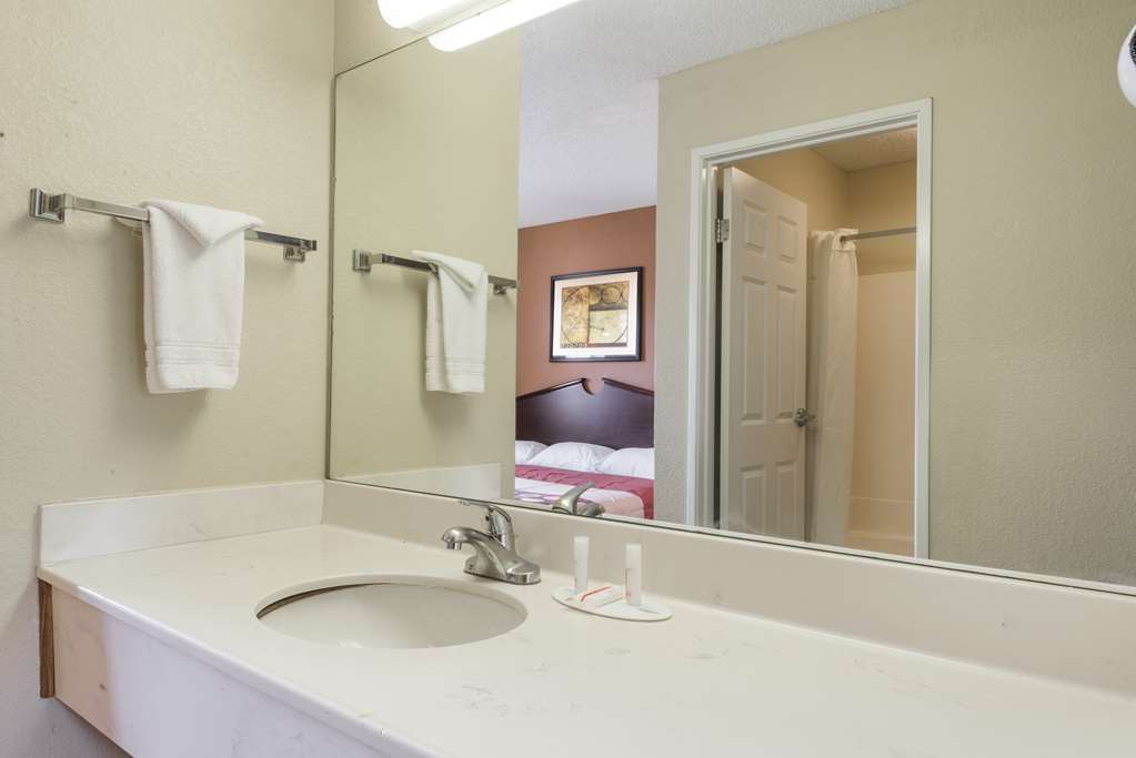 Super 8 By Wyndham Indianapolis/Ne/Castleton Area Hotell Rom bilde
